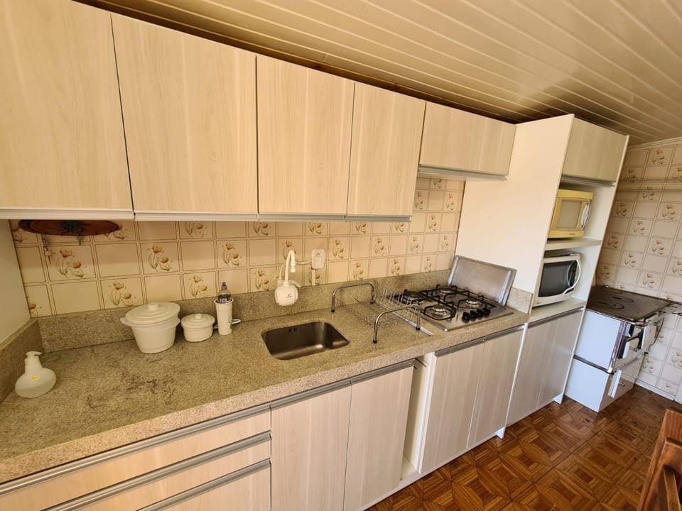 Kitchen or kitchenette, Communal kitchen, minibar, pet friendly, stove, toaster