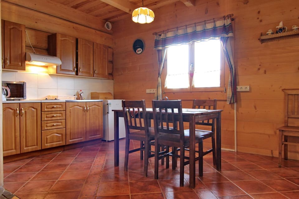 Day, Dining area
