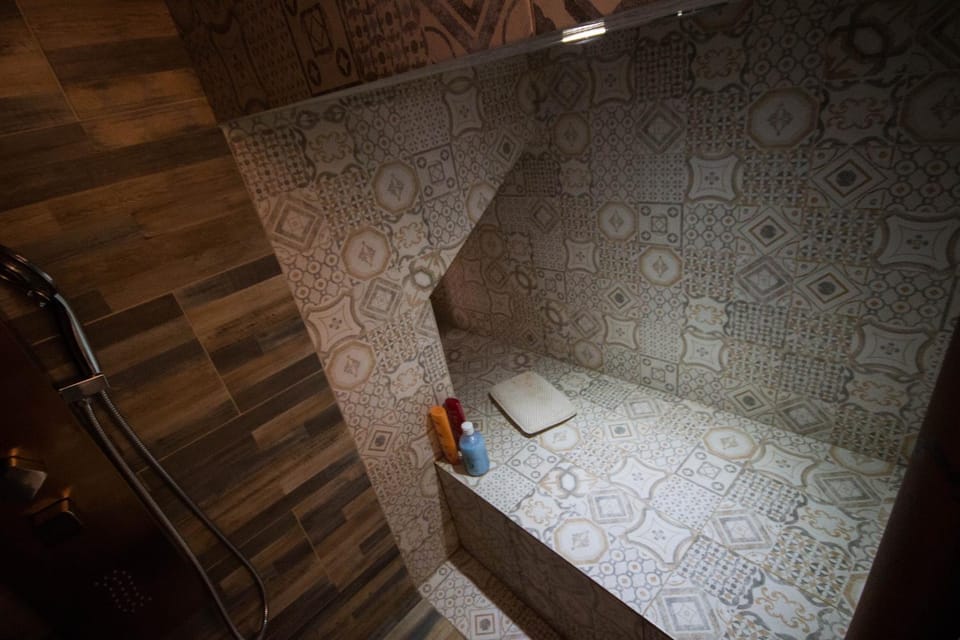 Shower, Steam room, Bathroom, Spa and wellness centre/facilities, Spa and wellness centre/facilities