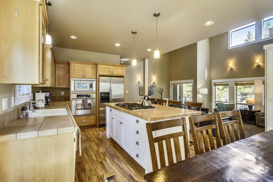 Big Canyon Home River Trail Access House in Bend
