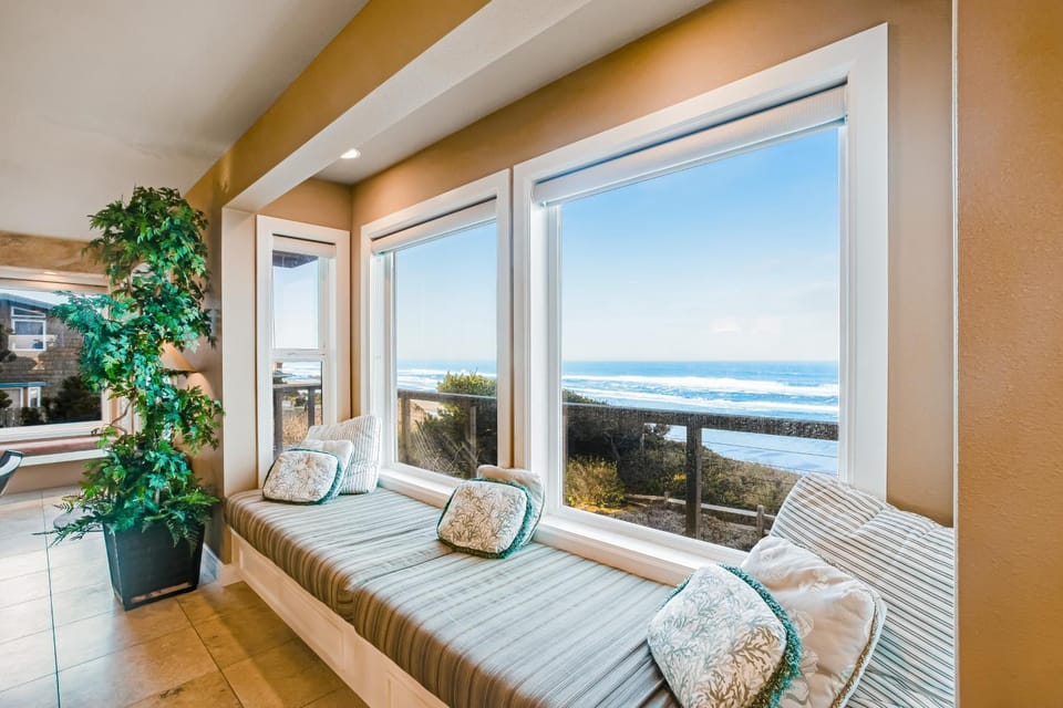 Surf and Sand House in Lincoln City