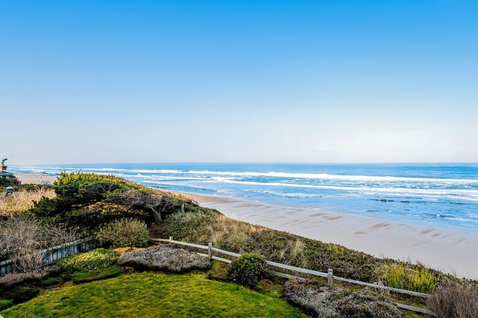 Surf and Sand House in Lincoln City