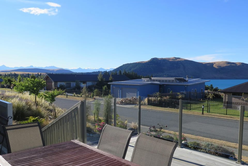 Balcony/Terrace, Lake view, Mountain view