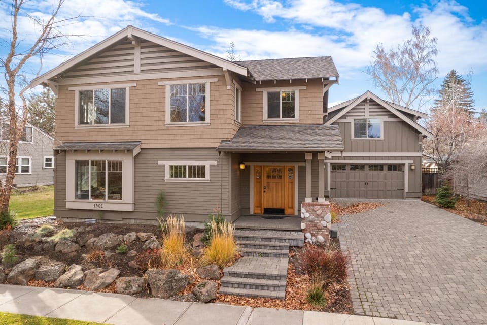 Craftsman style Awbrey Home House in Bend