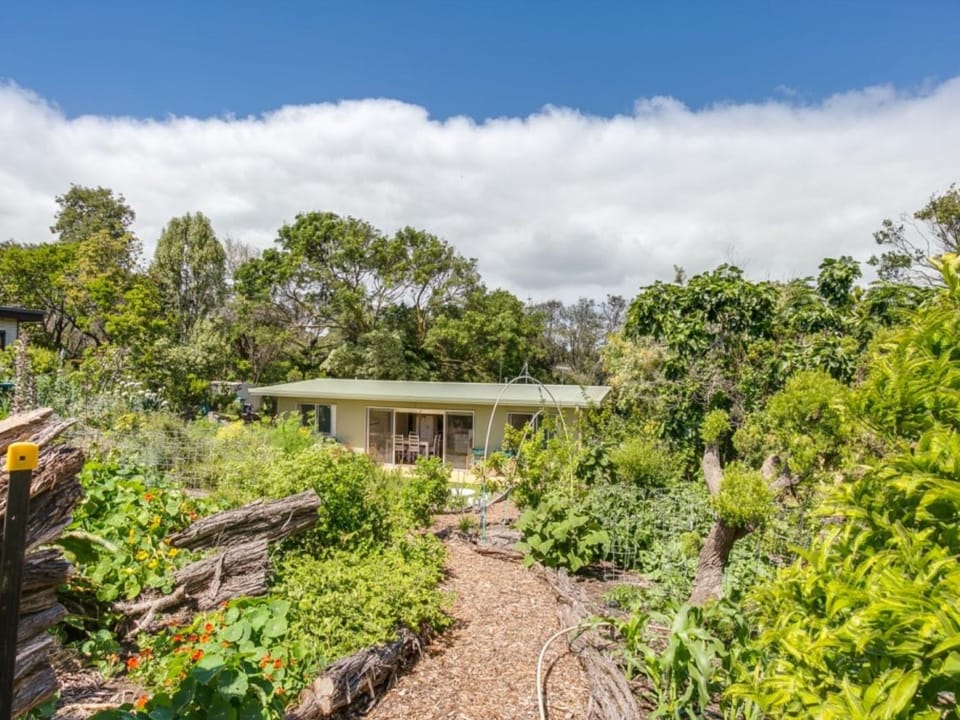 Summer In Blairgowrie House in Melbourne