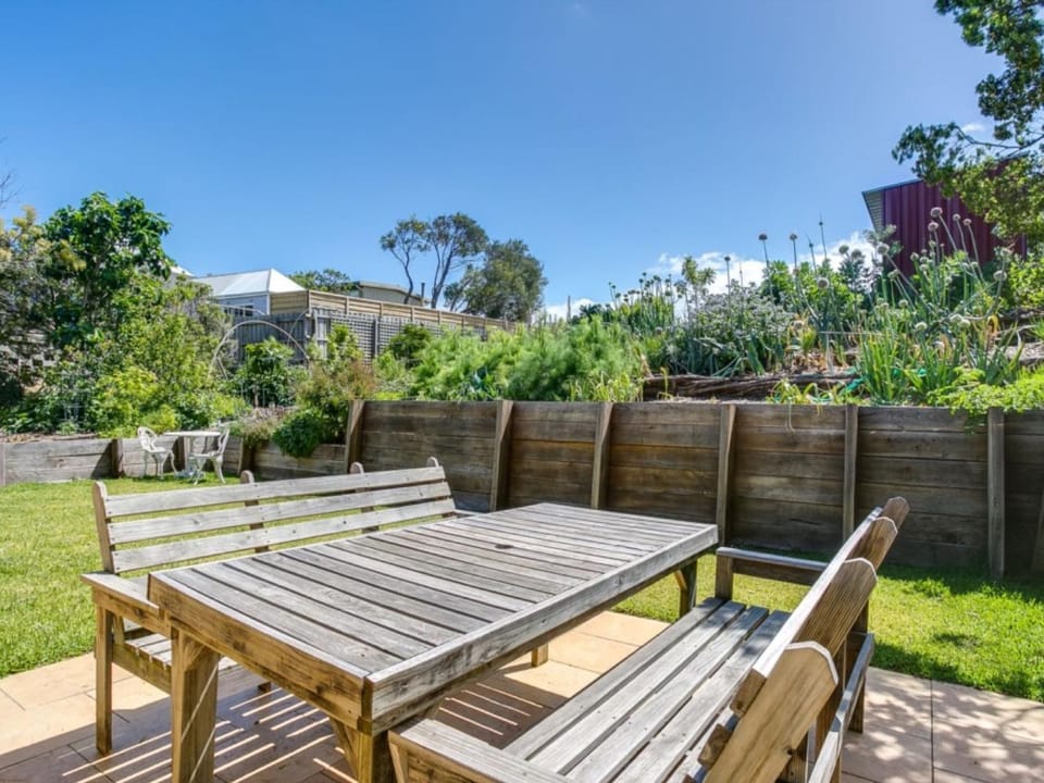 Summer In Blairgowrie House in Melbourne