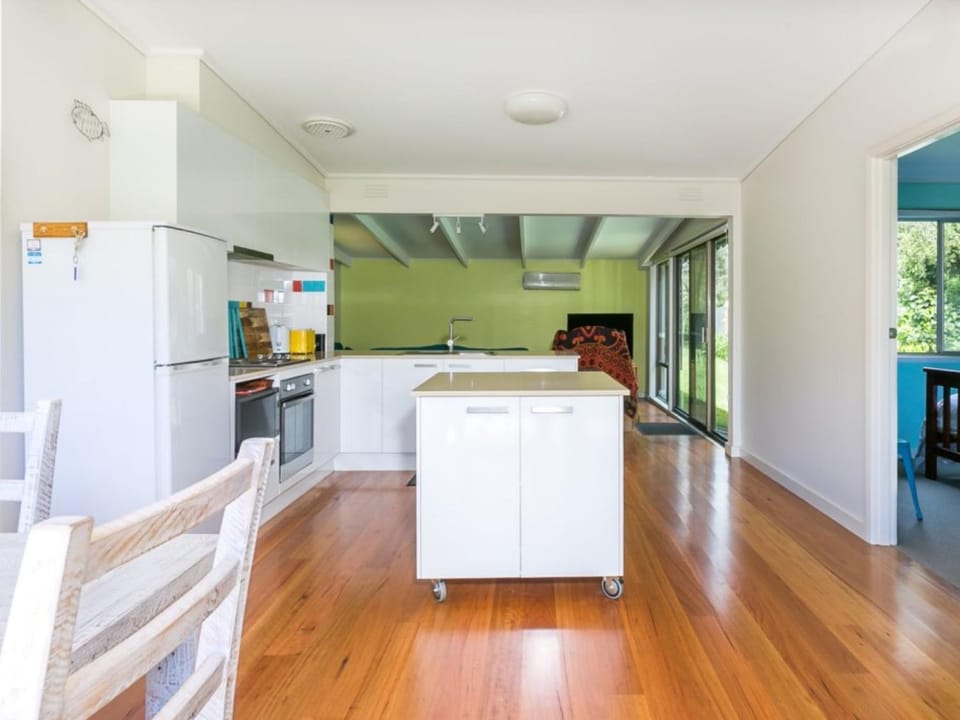 Summer In Blairgowrie House in Melbourne