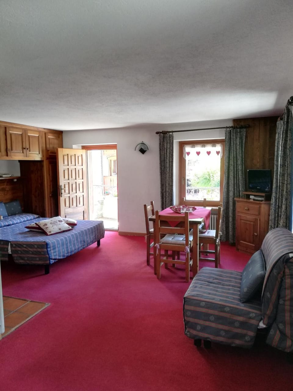 Photo of the whole room