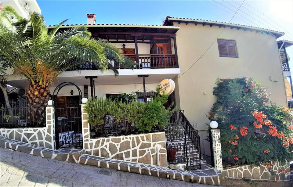 Property building, Facade/entrance