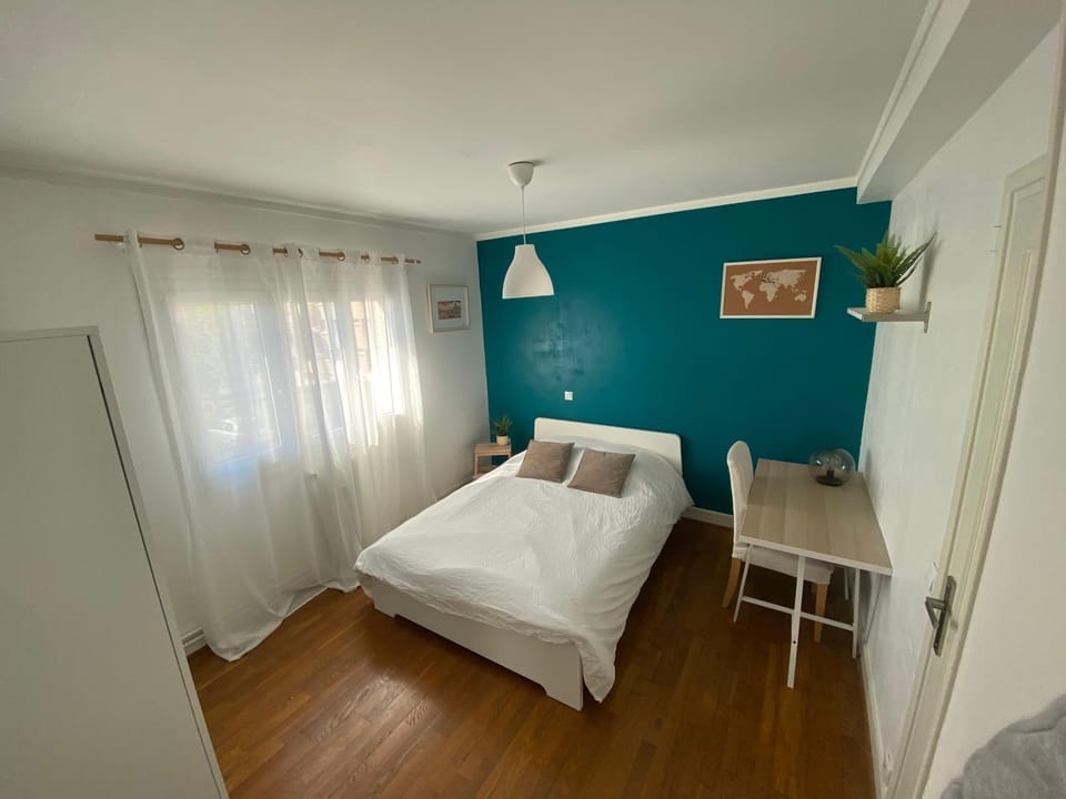 Belle Appartement lumineux avec balcon plein centre . Apartment in Caen