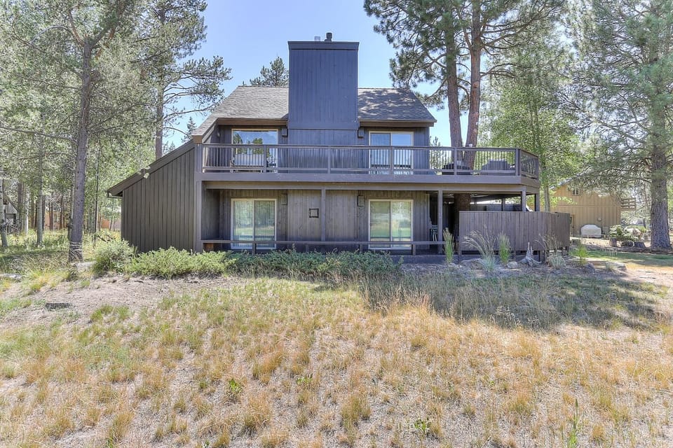 3 Spyglass Home on Meadows Golf Course feature Brand New Hot Tub and Bikes House in Sunriver