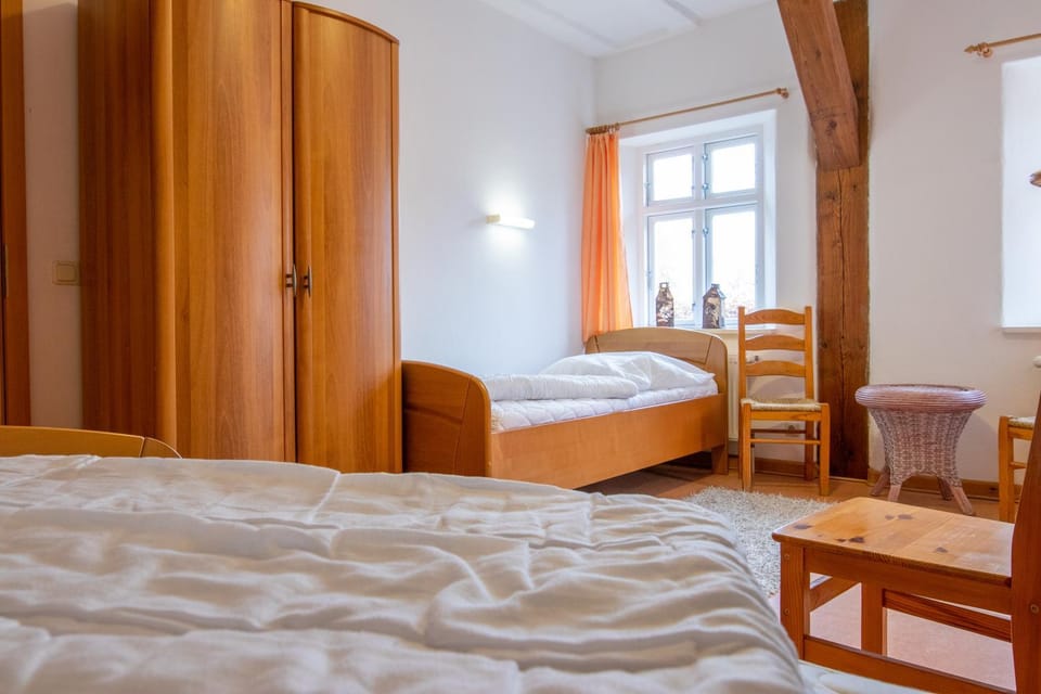 Bed, Photo of the whole room, Bedroom, Facility for disabled guests, wardrobe