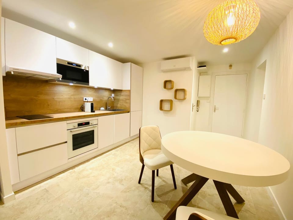 Feel@Home Nemausus « Le 21 » Apartment in Nimes
