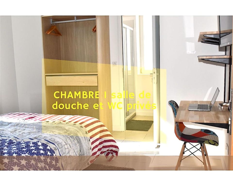 Bed, TV and multimedia, Bedroom