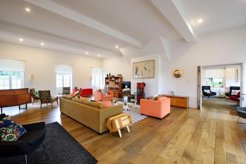 TV and multimedia, Living room, Seating area