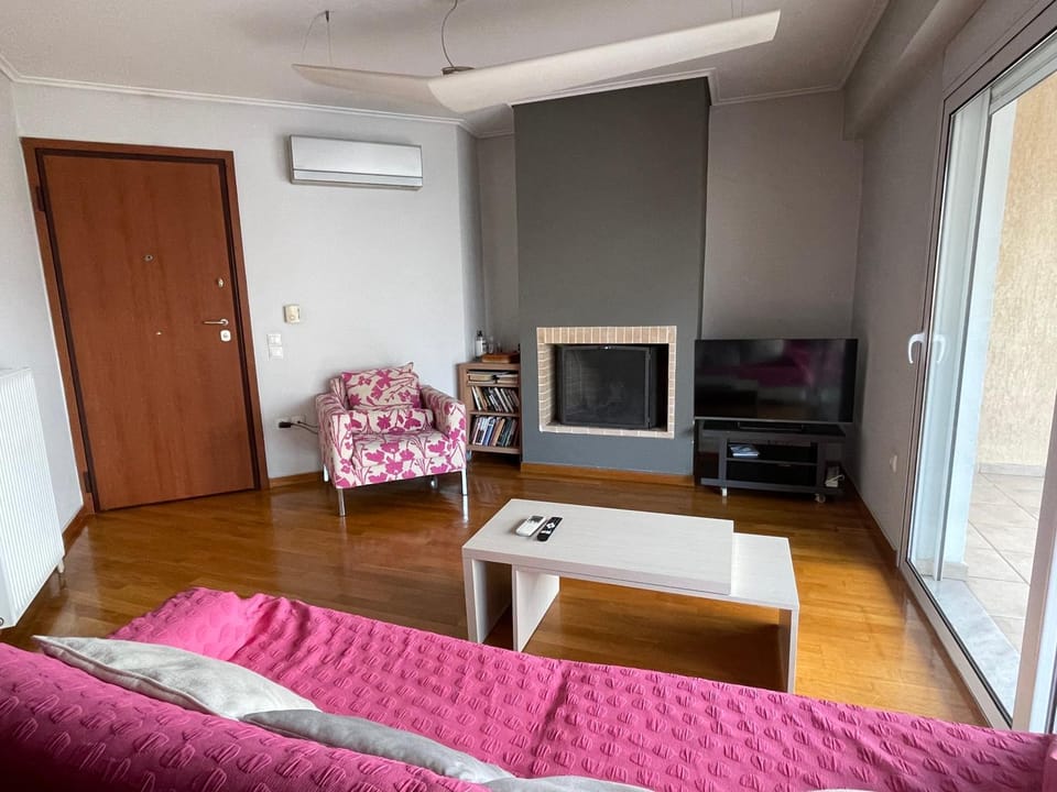ΔΙΑΜΕΡΙΣΜΑ ΜΕ ΘΕΑ Apartment in Athens