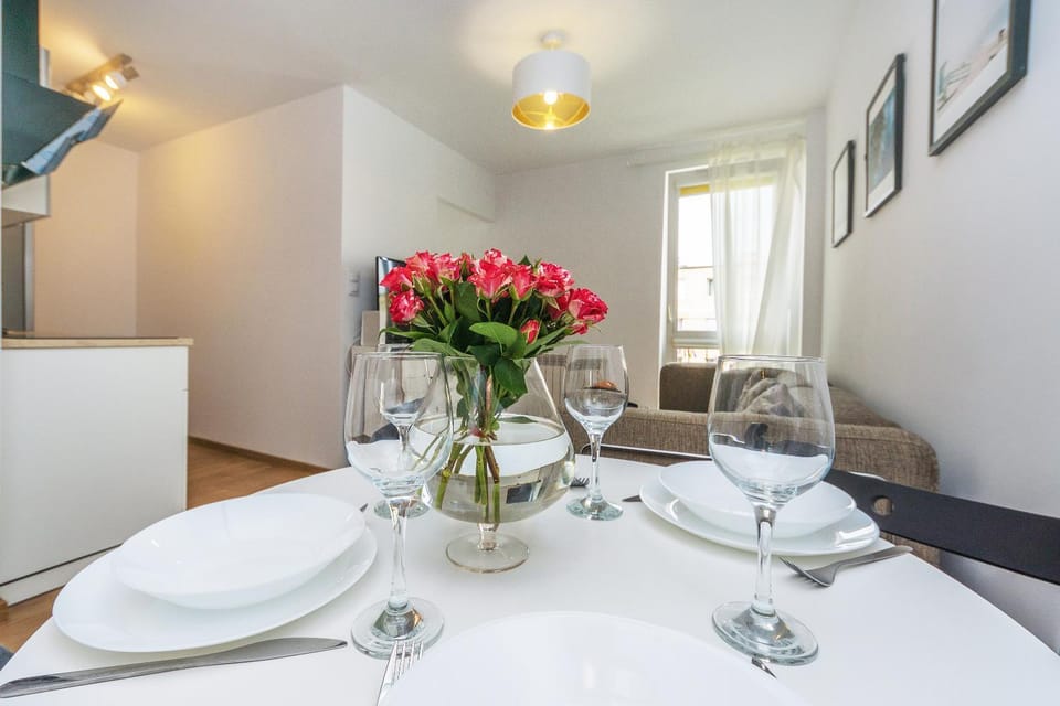 Restaurant/places to eat, Dining area