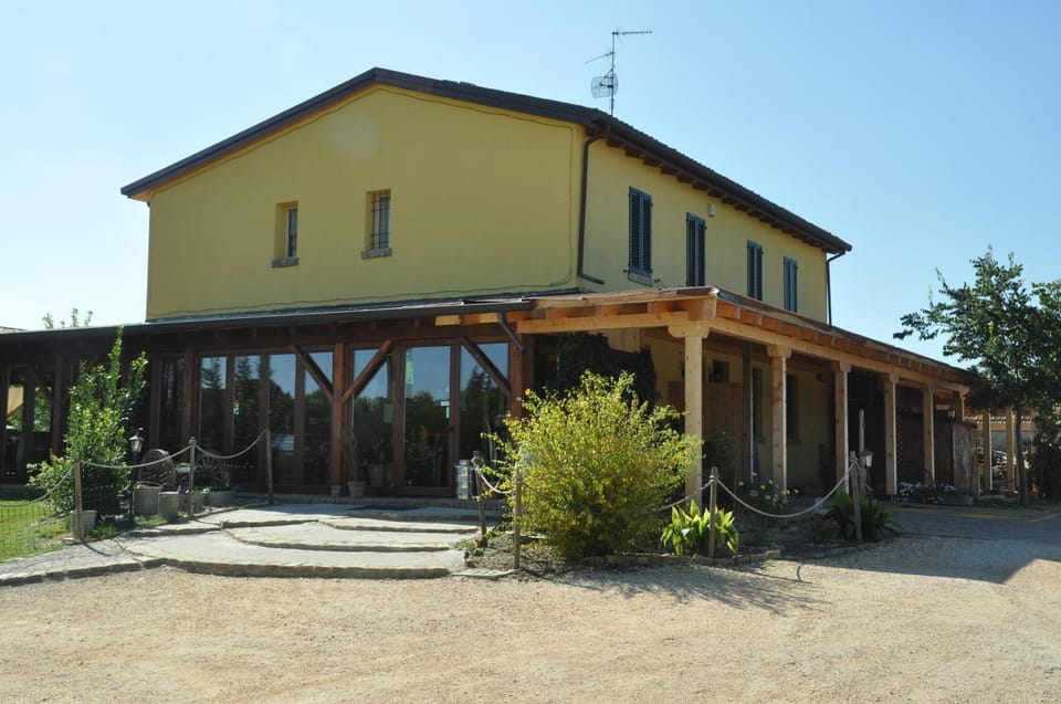 Facade/entrance, View (from property/room)