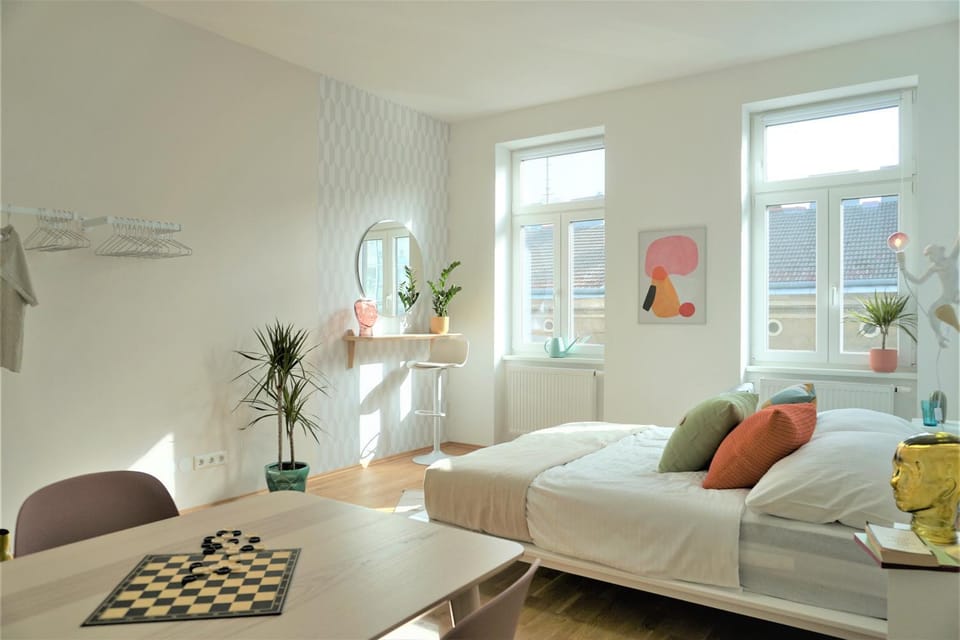 Modern 2Br Apartments - Full Kitchen - Schönbrunn Area - 15 Mins to City Center Apartment in Vienna