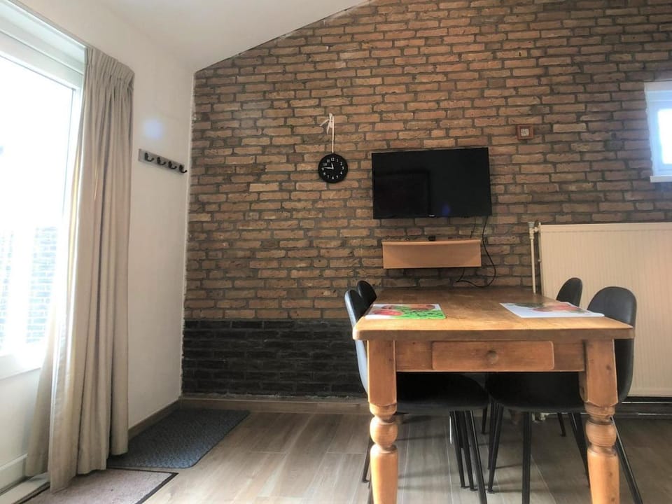 Wielewaal tuinhuis House in Zeeland, Netherlands