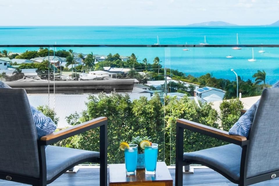 Airlie Blue On Blue House in Airlie Beach