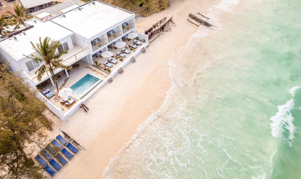 Day, Natural landscape, Beach, Pool view, Sea view, Swimming pool, sunbed