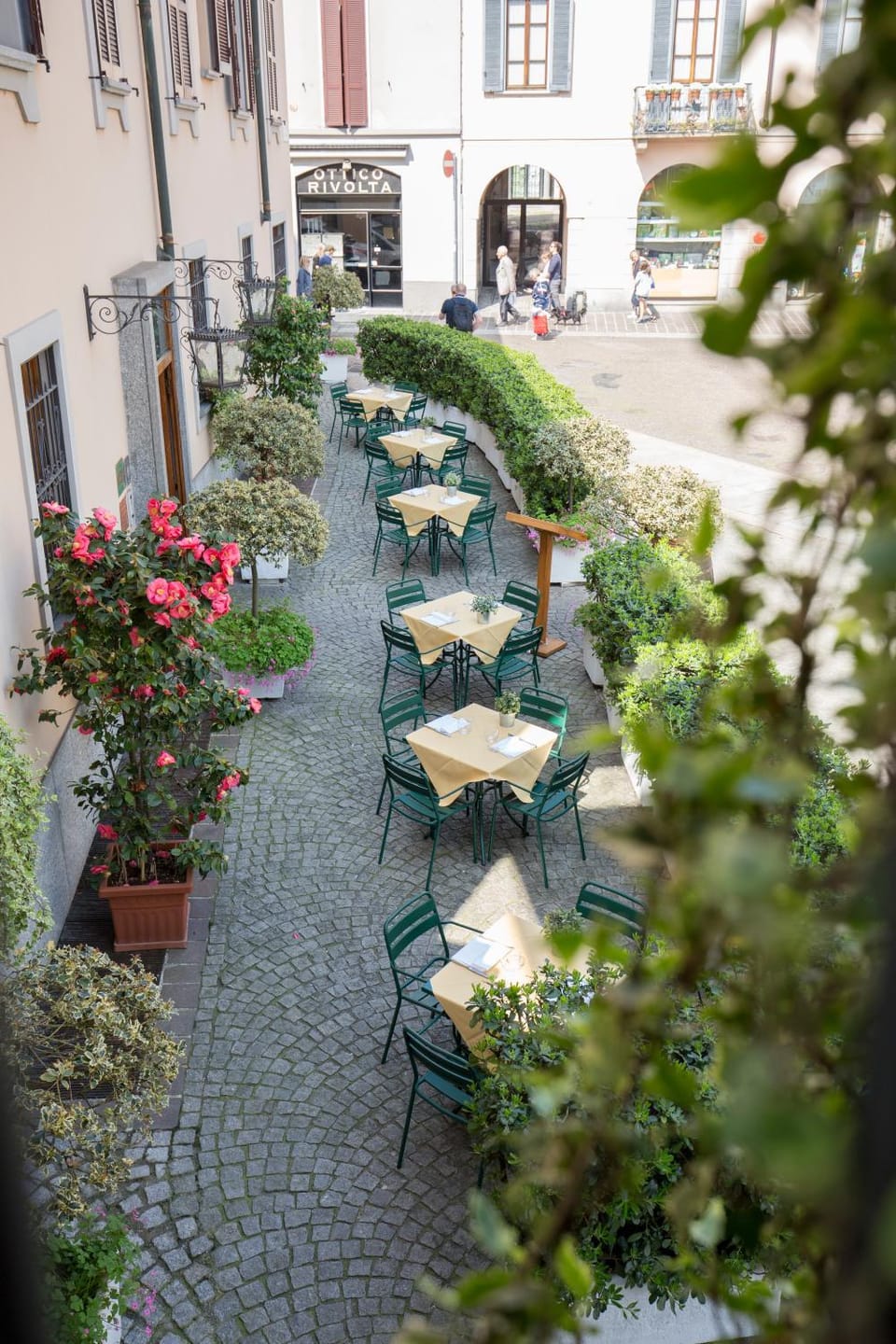 Facade/entrance, Garden
