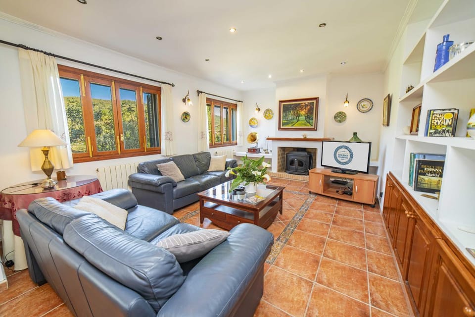 Communal lounge/ TV room, Living room