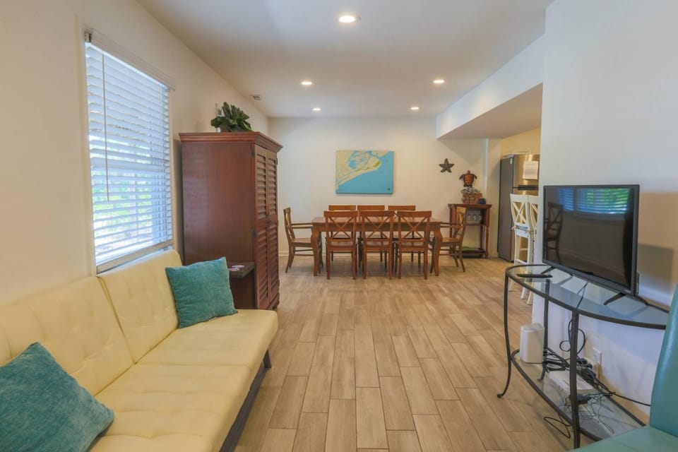 Carolina Breezes East House in Isle of Palms