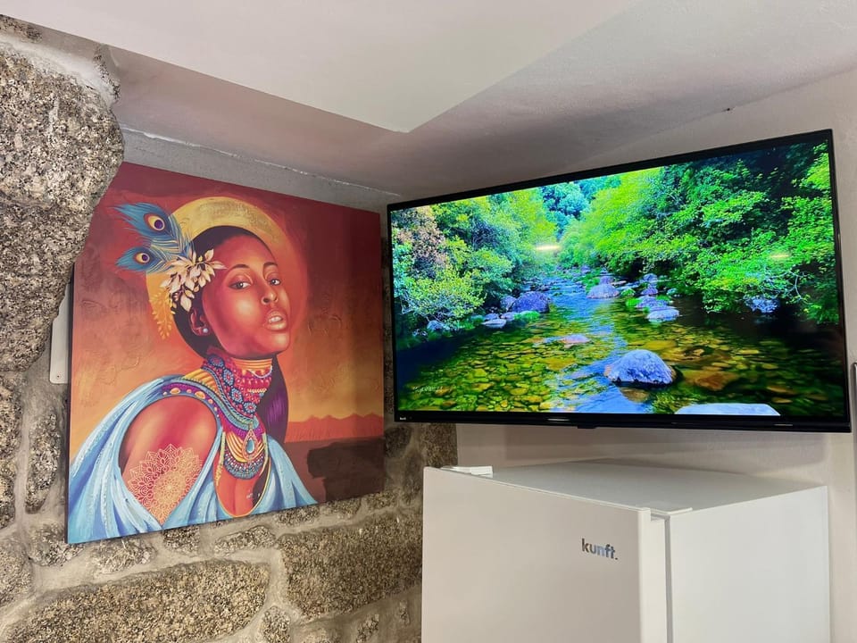 Communal lounge/ TV room, TV and multimedia, Decorative detail, Evening entertainment