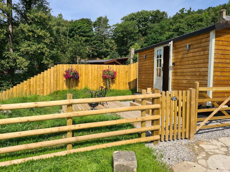 Property building, Garden, Garden, View (from property/room), Balcony/Terrace, Garden view