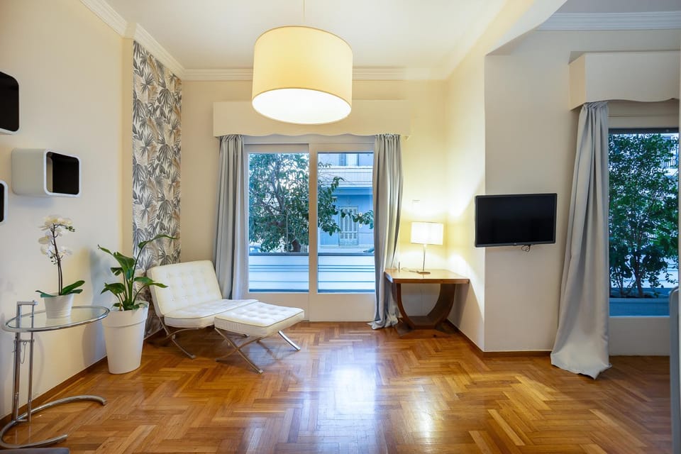 TV and multimedia, Photo of the whole room, Bedroom