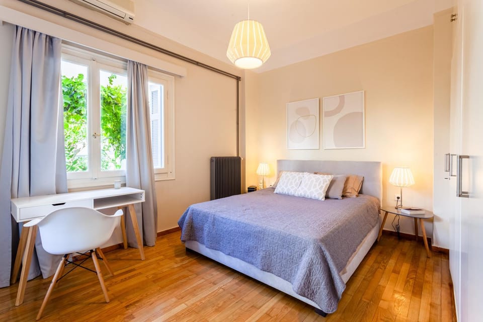 Bed, Photo of the whole room, Bedroom