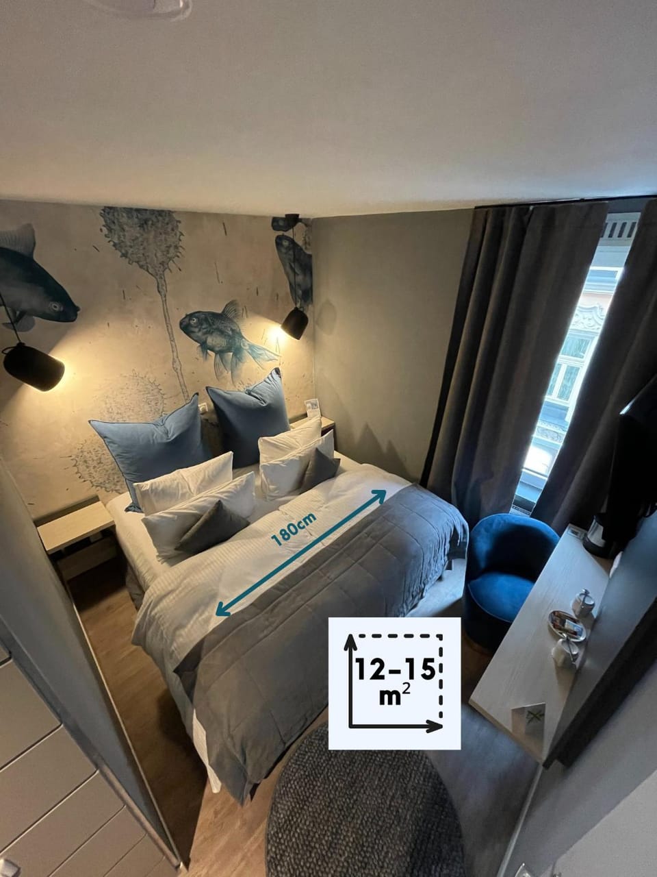Photo of the whole room, Bedroom