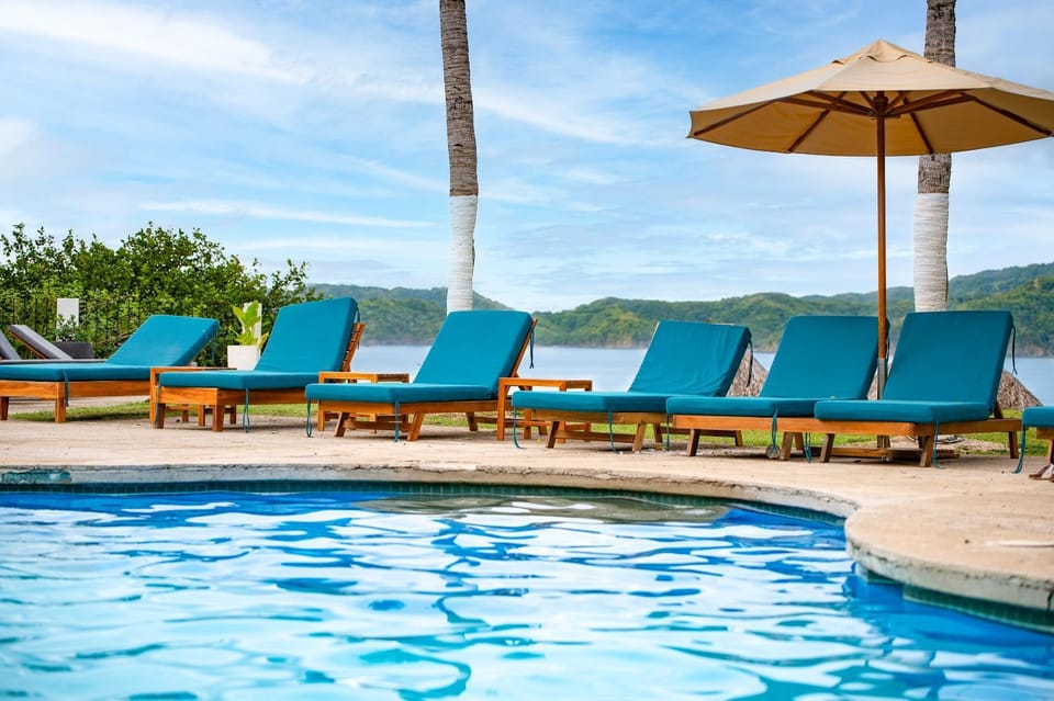 Day, Natural landscape, Swimming pool, sunbed