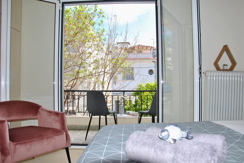 Bed, Day, View (from property/room), Balcony/Terrace, Bedroom