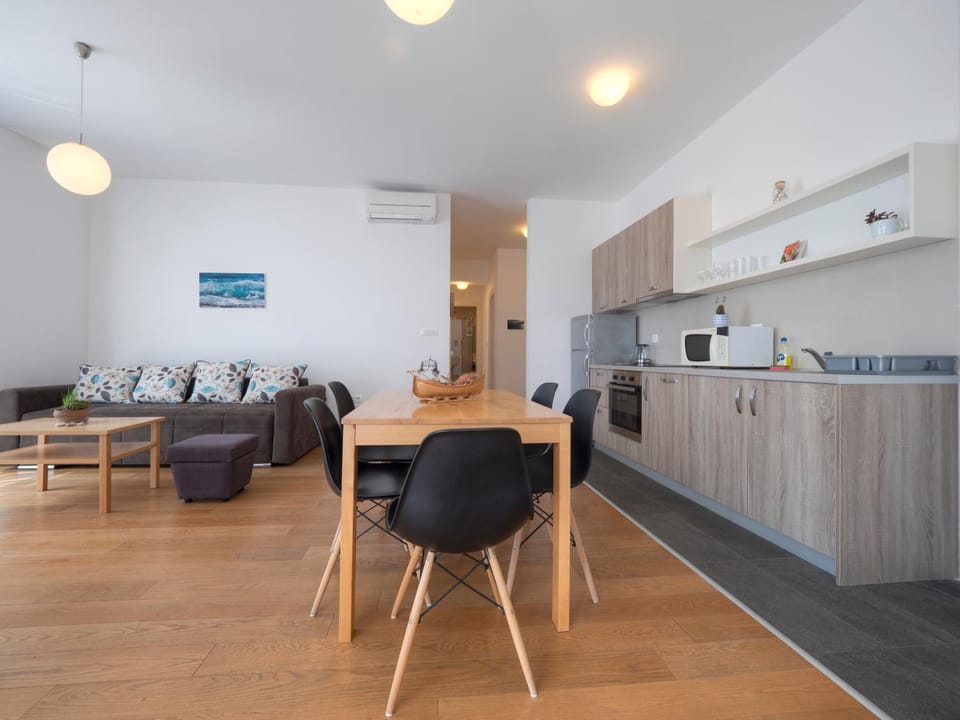 Kitchen or kitchenette, Living room, Seating area