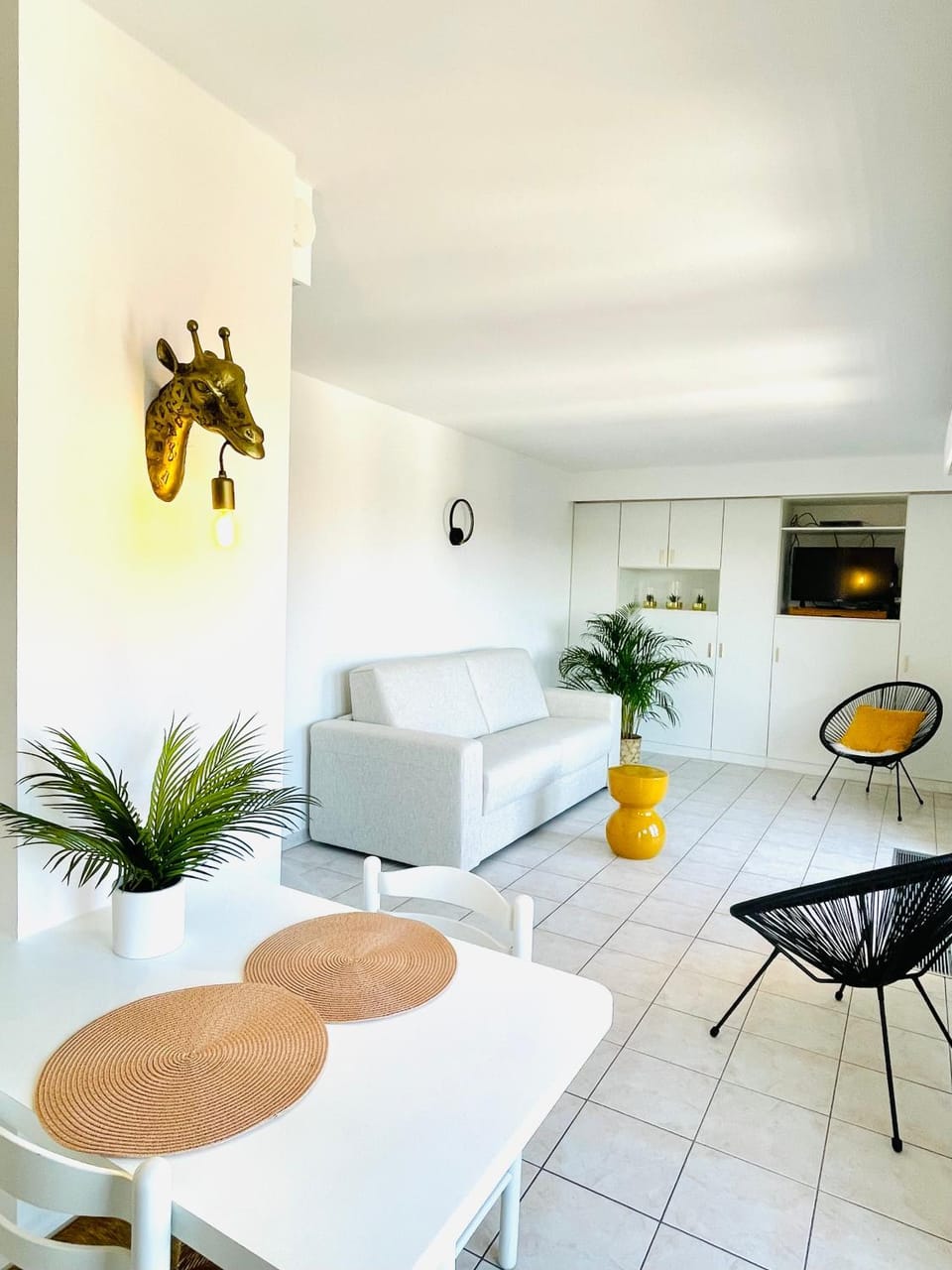 TV and multimedia, Living room, Seating area