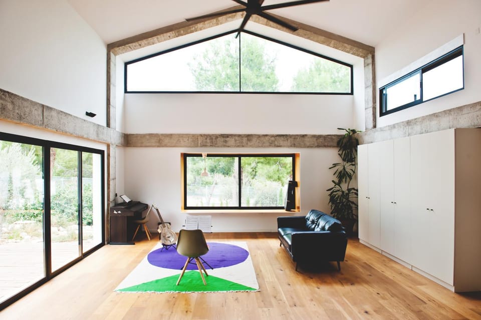 Seating area, Garden view, fireplace