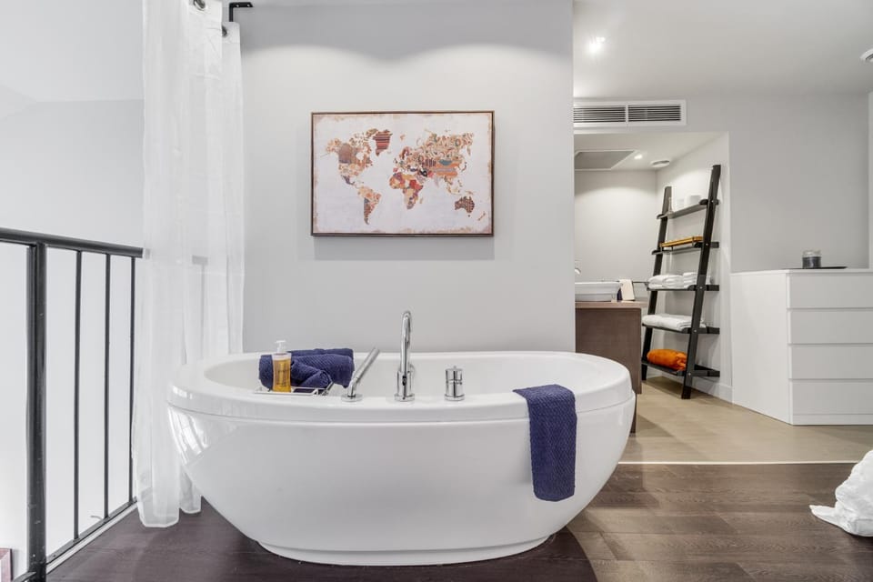 Bathroom, Bath