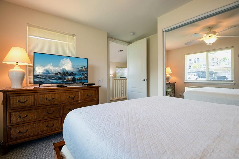 3bd 3ba Oceanview Condo w Office and AC and WIFI and Garage ACAA1 House in Holualoa