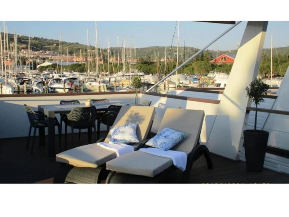Seating area, Sea view