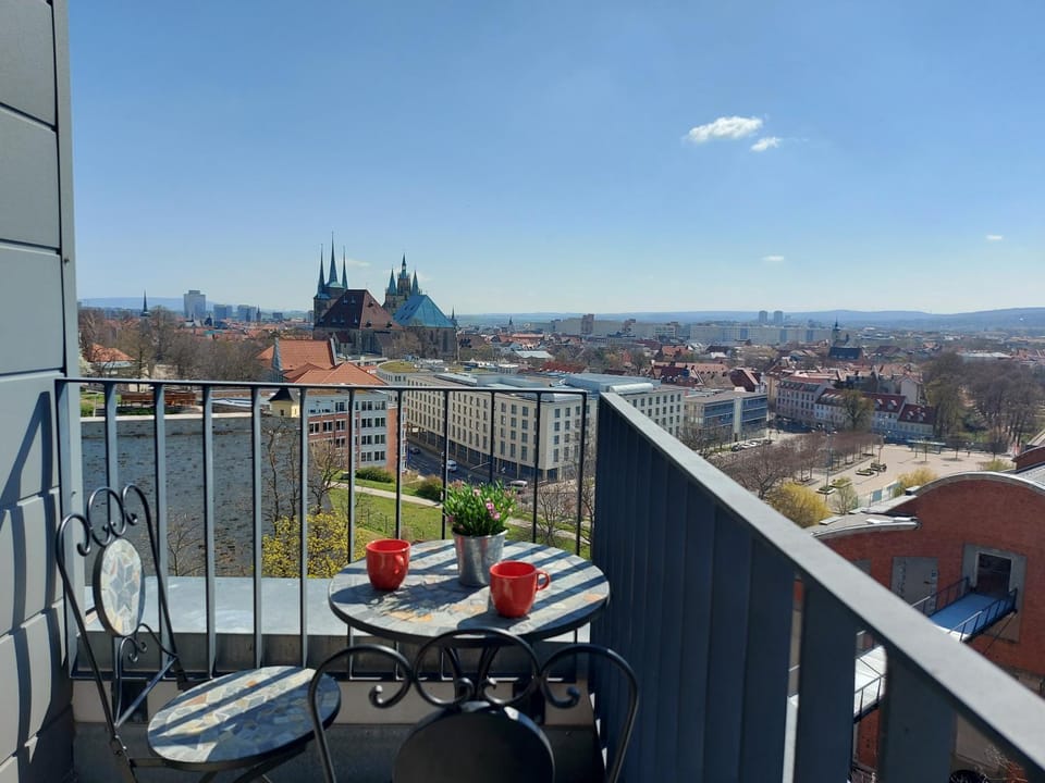 Balcony/Terrace, City view