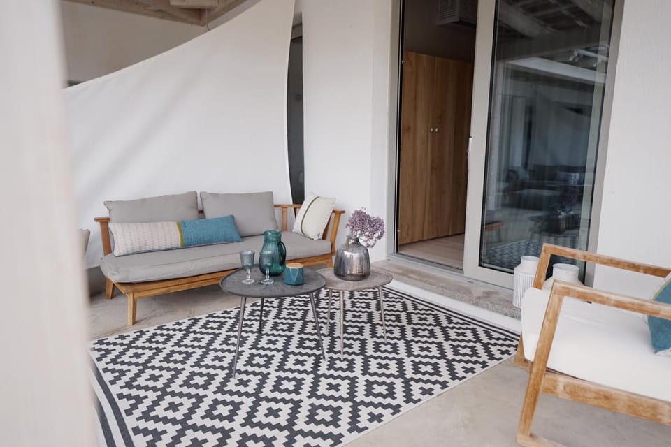 Patio, Balcony/Terrace, Seating area