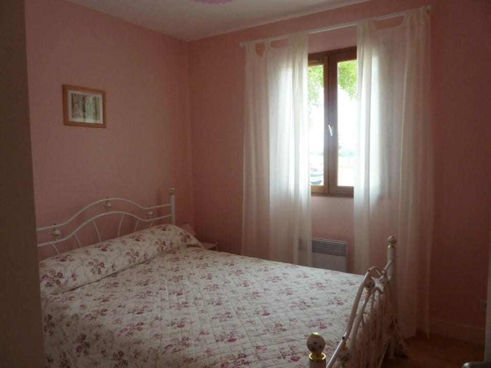 Maison avec Terrasse et Jardin à St Méard de Drône, Animaux Acceptés - FR-1-616-90 House in Nouvelle-Aquitaine