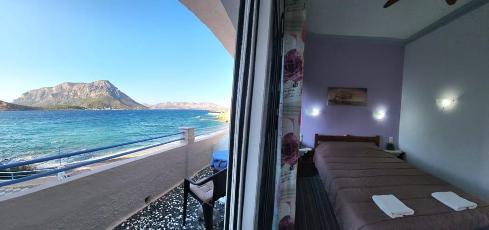 Property building, View (from property/room), Balcony/Terrace, Beach, Location