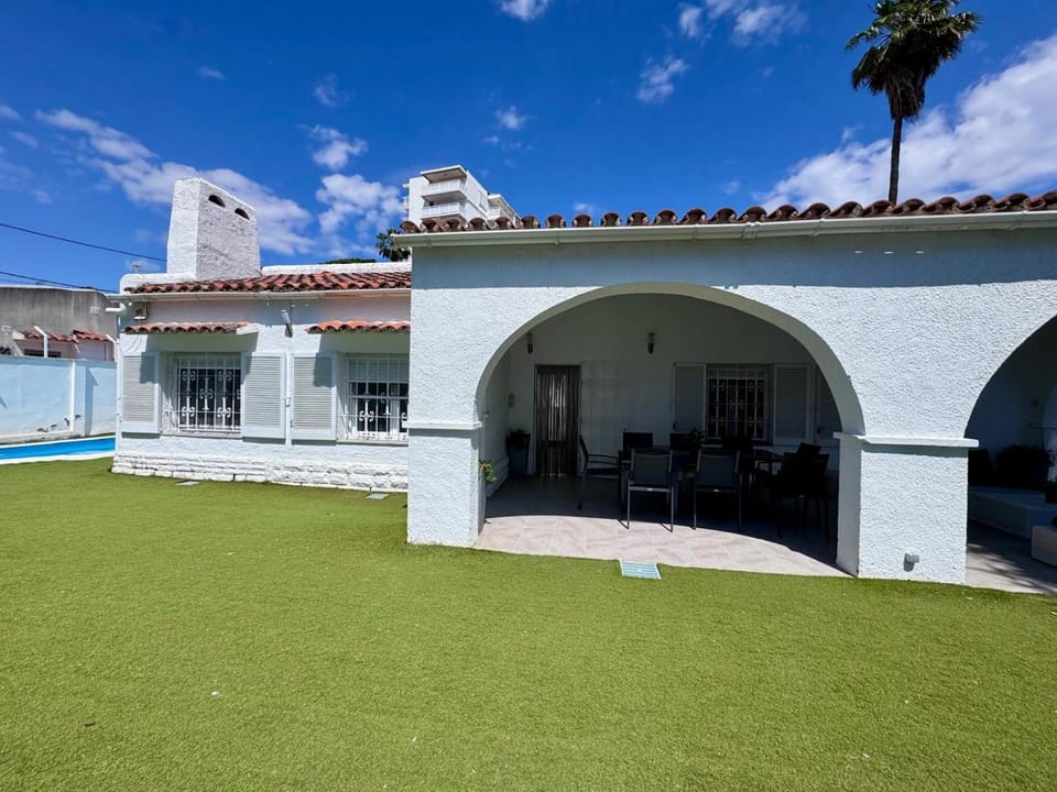 Patio, Day, Garden, Garden view