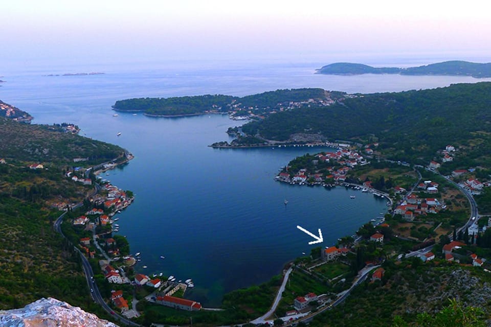 Rooms , FREE parking, beach, sea front Castle Zamagna, Mali Zaton bay Bed and Breakfast in Dubrovnik-Neretva County