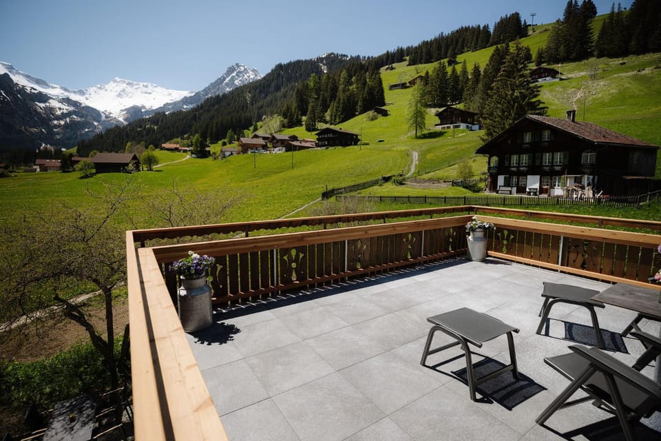 Balcony/Terrace, Mountain view