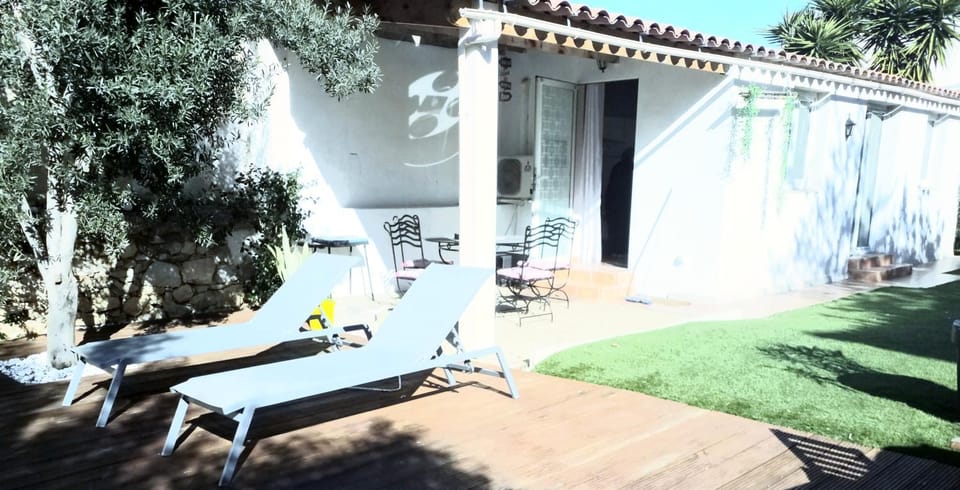 Gite du stade Grand Studio 2 lits parking Apartment in Marseille